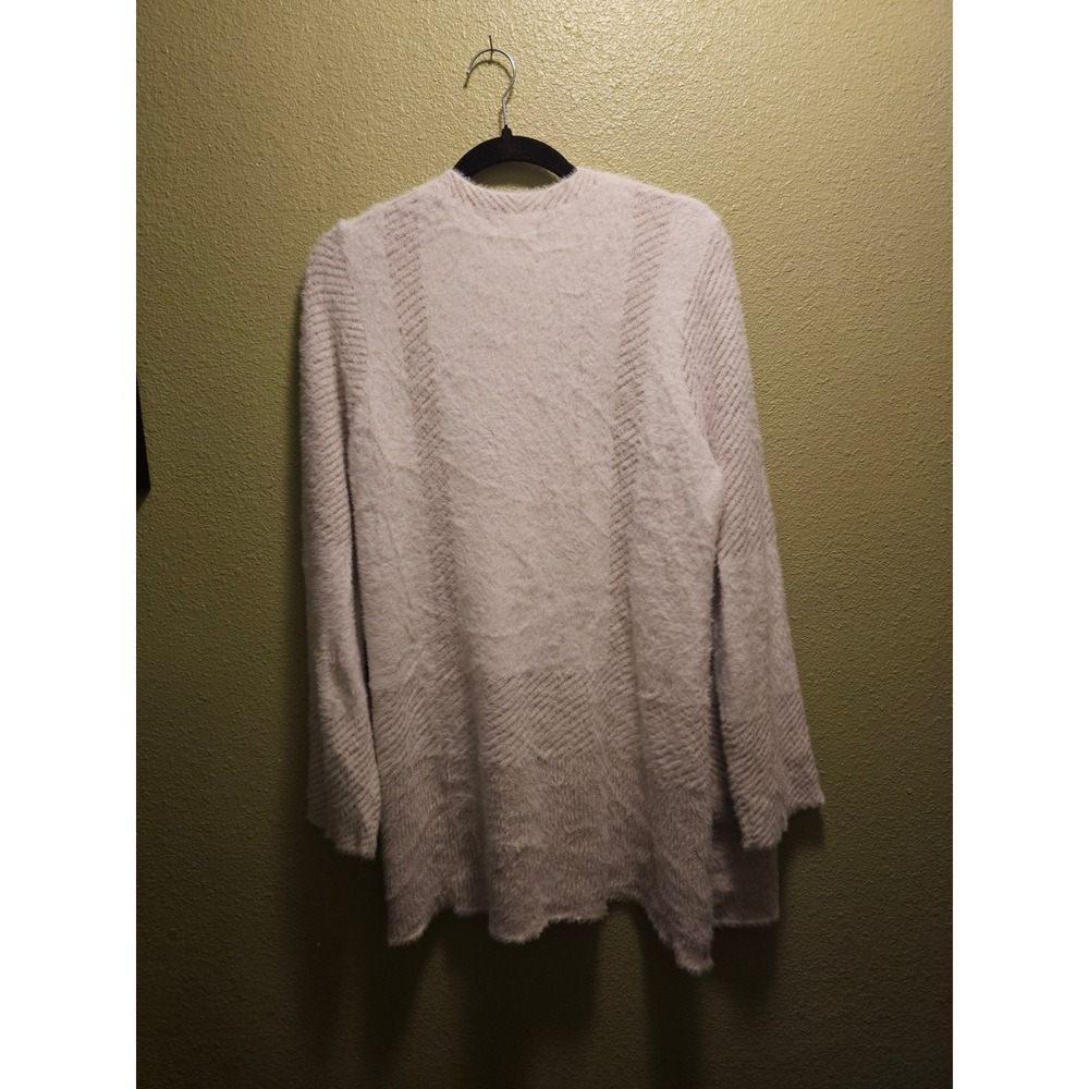 White sweater cardigan by Badgley Mischka - Picture 4 of 4